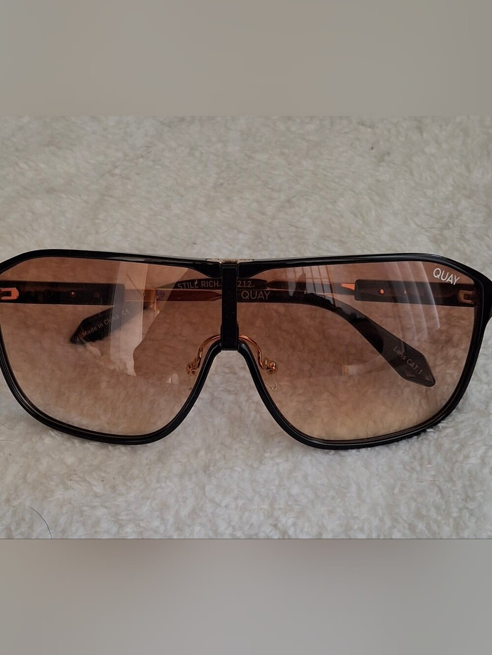 Quay Stille Rich Oversized Shield Sunglasses in Brown